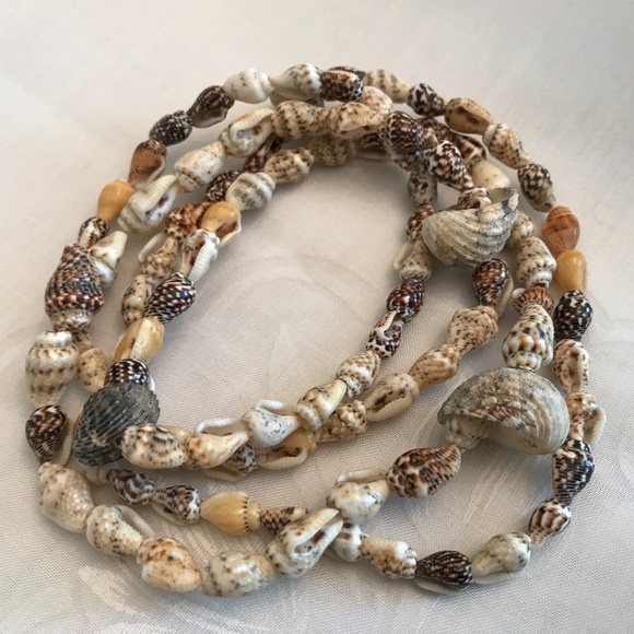 Handmade Shell Necklace - Picture 1 of 2